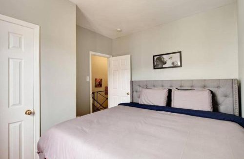 H Street Corridor Apartment | 2 King Sized Beds - Marvin's - Capital Hill
