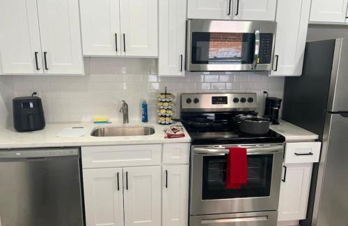 East Parkside Apartment | Homey Apt\Sleeps 3\1715 Apt 5