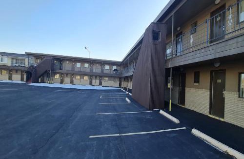 DuBois Hotel | DuBois Manor Motel by OYO