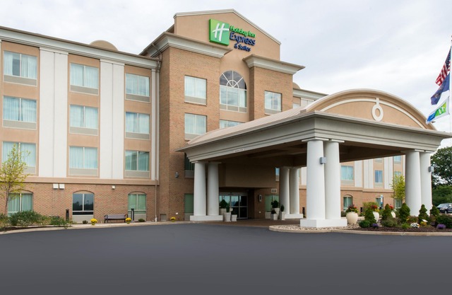 Holiday Inn Express and Suites Dickson City, an Ihg Hotel