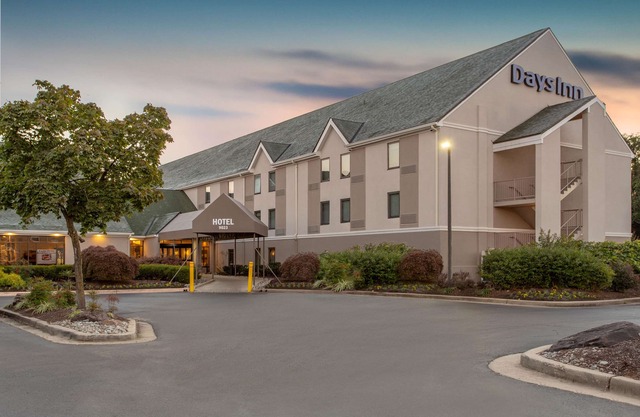 Days Inn by Wyndham Lanham Washington D.C