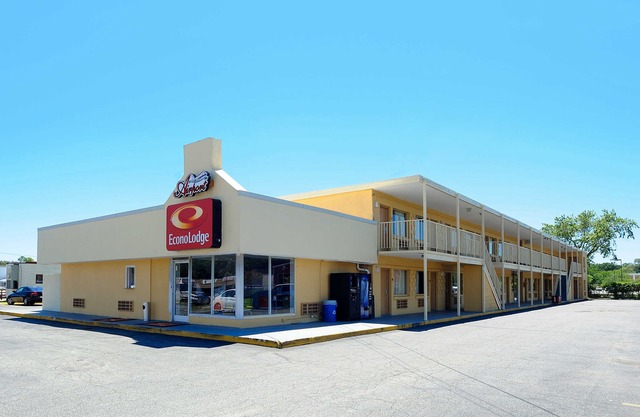 Econo Lodge Airport 