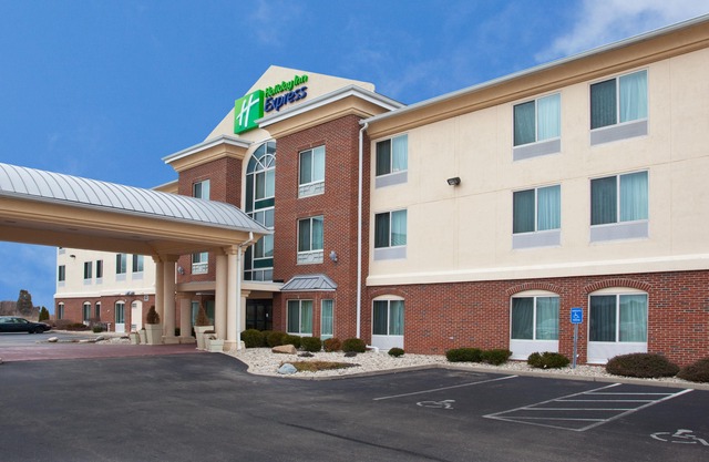 Holiday Inn Express Hotel & Suites Cincinnati-Blue Ash, an Ihg Hotel