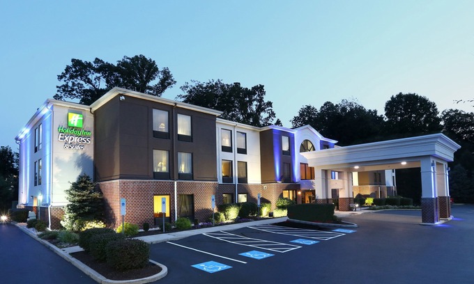 Cheyney Hotel | Holiday Inn Express Hotel & Suites West Chester, an Ihg Hotel