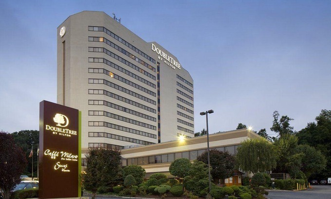 Fort Lee Hotel | DoubleTree by Hilton Fort Lee/George Washington Bridge