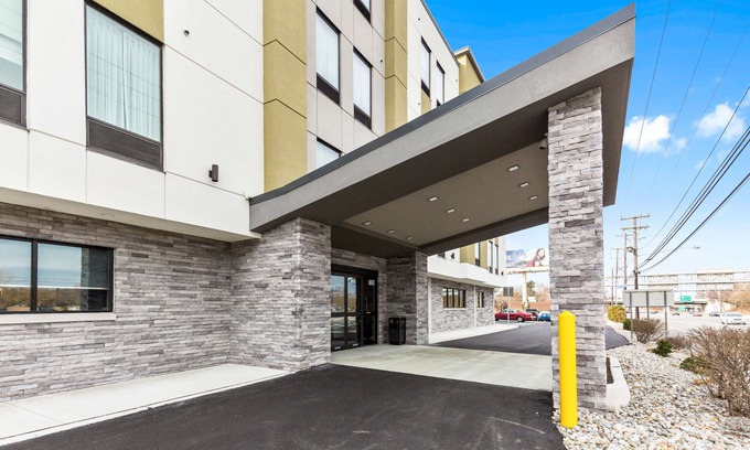 Pennsauken Hotel | Best Western Plus Philadelphia-Pennsauken Hotel